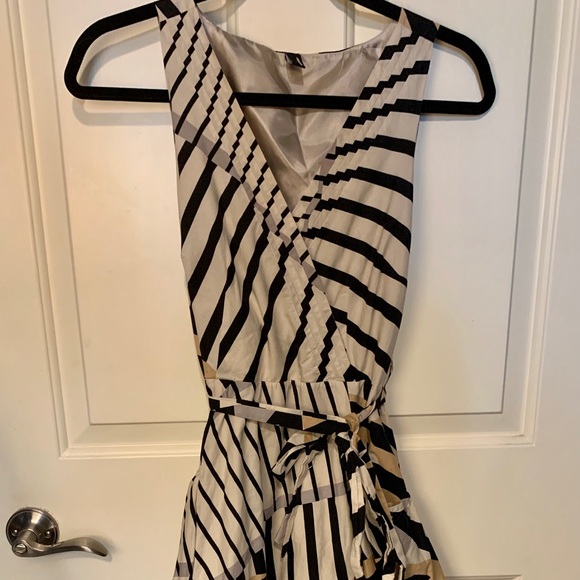 Vero Moda Dresses & Skirts - ☕️Print Vero Moda Cotton Dress